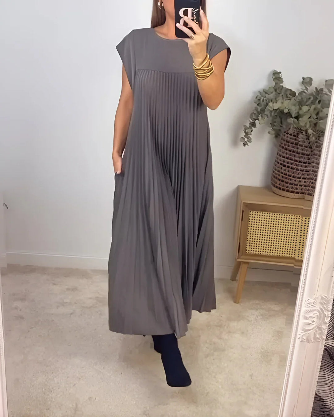 Simone | Light Pleated Dress