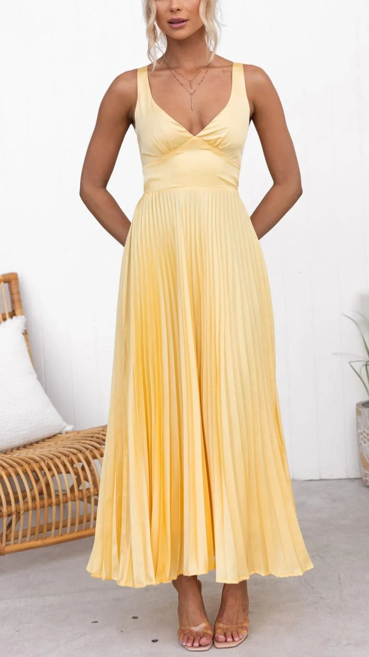 Regan™ | Flowy Pleated V-Neck Maxi Dress
